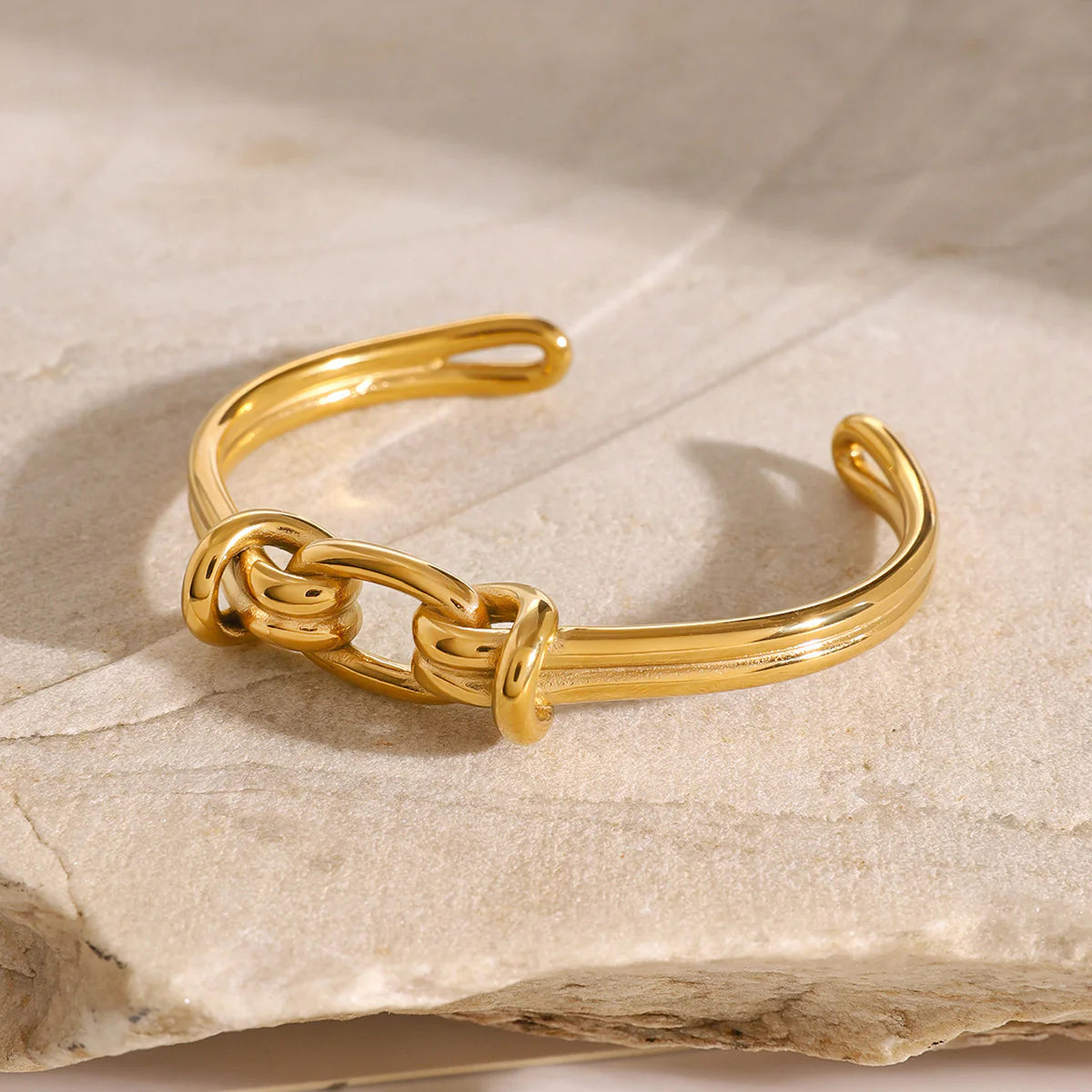 Aegis Knot Bracelet