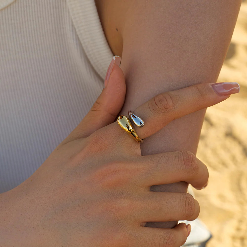Venetian Embrace Ring