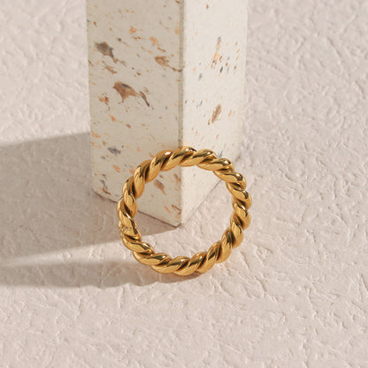 Ivy Twist Ring