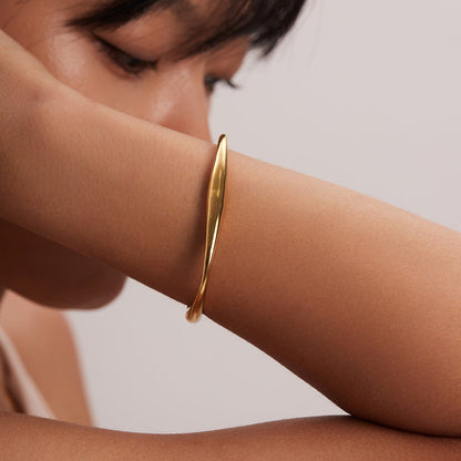 Zoey Gold Bangle