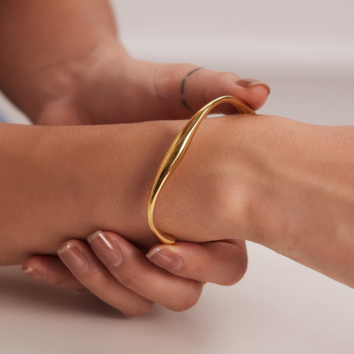 Zoey Gold Bangle